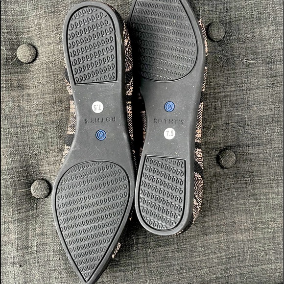 SOLD.  Brand New- Authentic Rothy’s Points - Picture 3 of 3